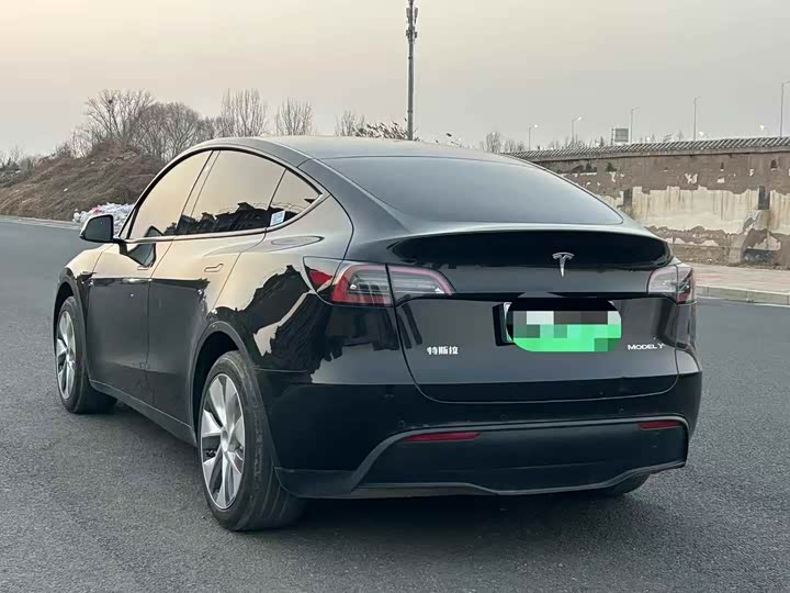 Фото 7 - Tesla Model Y