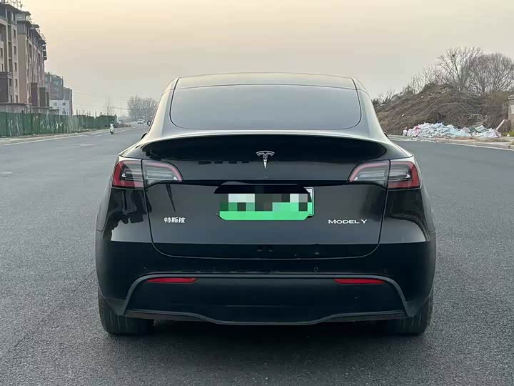 Фото 8 - Tesla Model Y