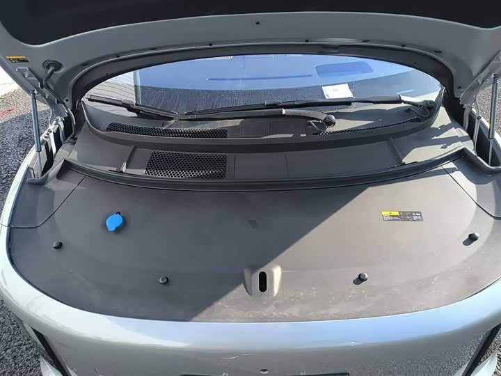 Фото 2 - LiXiang i8