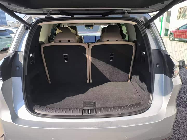 Фото 4 - LiXiang i8