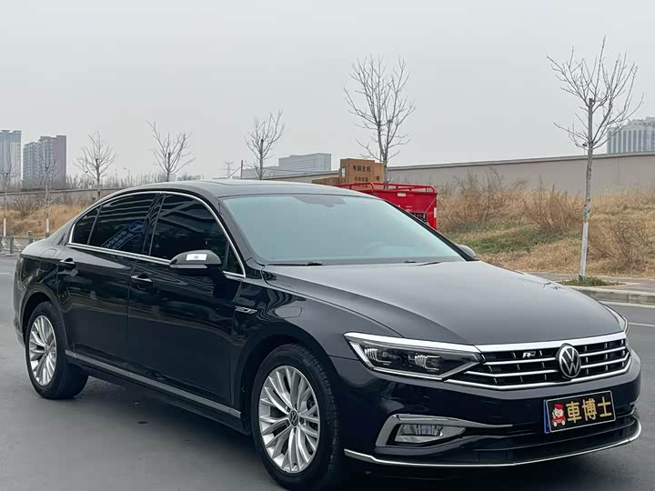 Фото 1 - Volkswagen Magotan