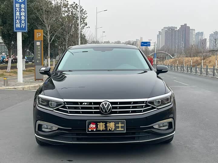 Фото 2 - Volkswagen Magotan