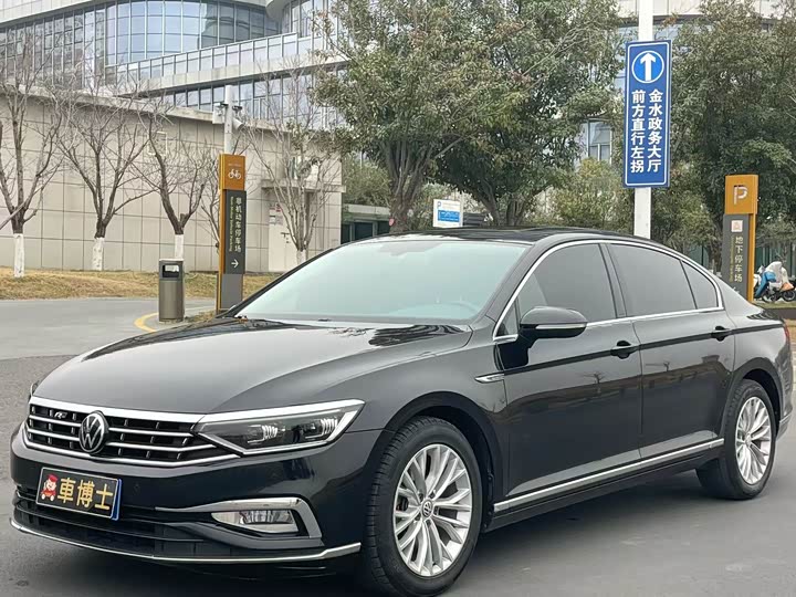 Фото 3 - Volkswagen Magotan