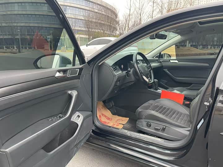 Фото 4 - Volkswagen Magotan