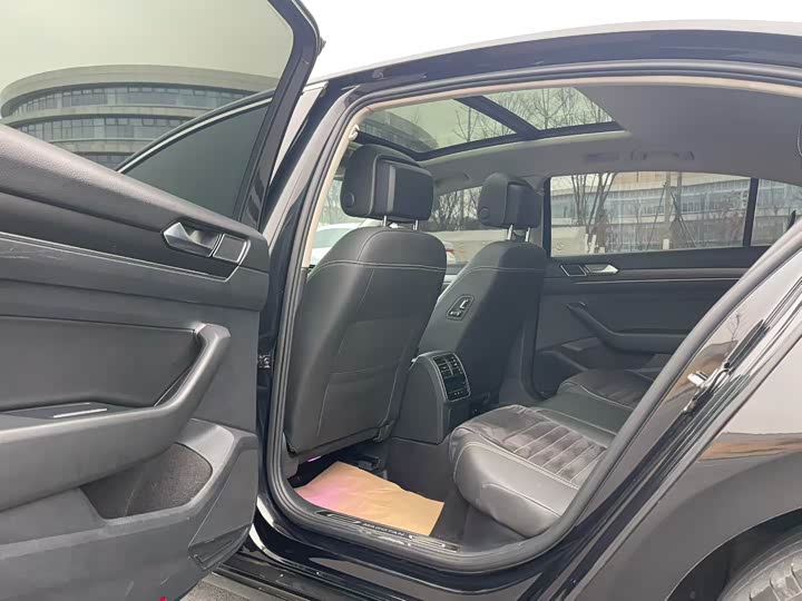 Фото 5 - Volkswagen Magotan