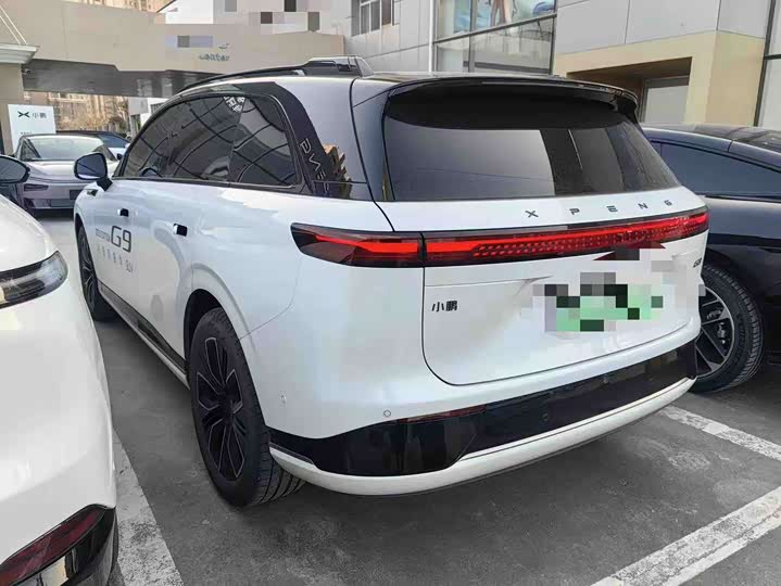 Фото 2 - XPeng G9