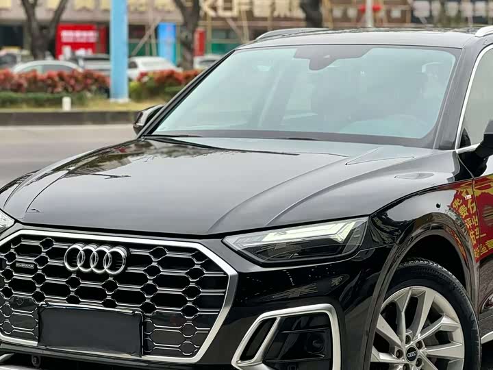 Фото 2 - Audi Q5L