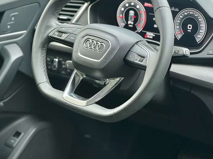 Фото 3 - Audi Q5L