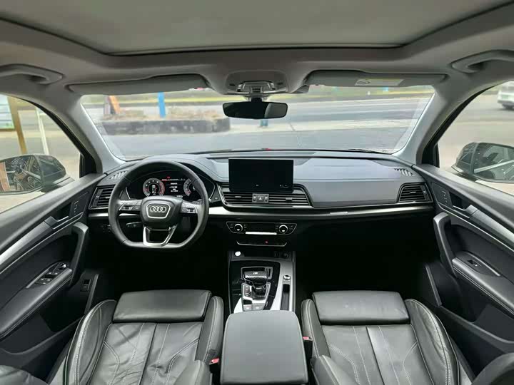 Фото 7 - Audi Q5L