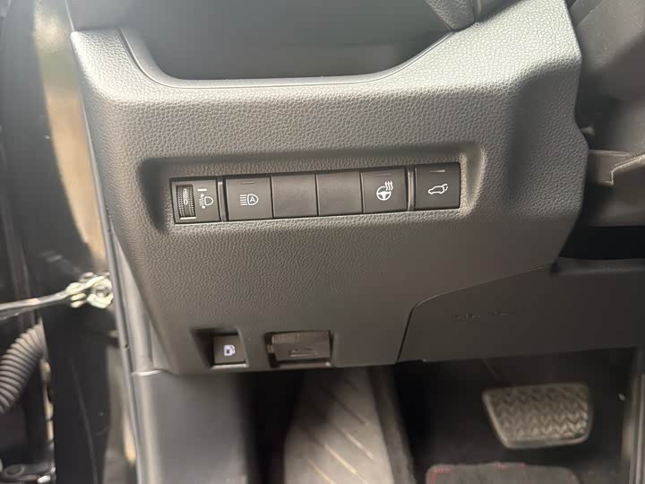 Фото 8 - Toyota Wildlander Hybrid