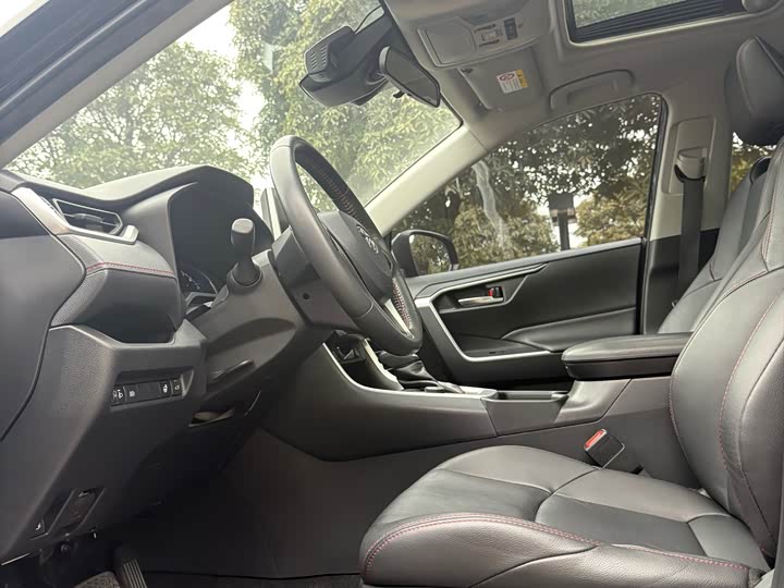 Фото 9 - Toyota Wildlander Hybrid