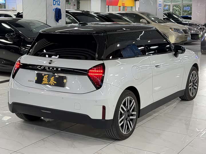 Фото 7 - Mini Cooper