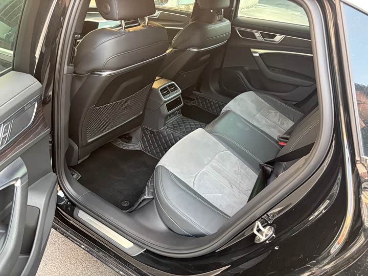 Фото 6 - Audi A6L