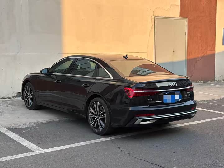 Фото 8 - Audi A6L