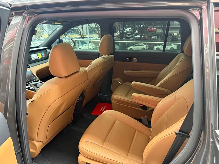 Фото 8 - LiXiang One