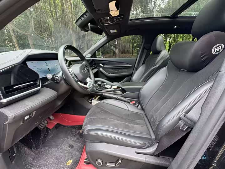 Фото 9 - Geely Monjaro