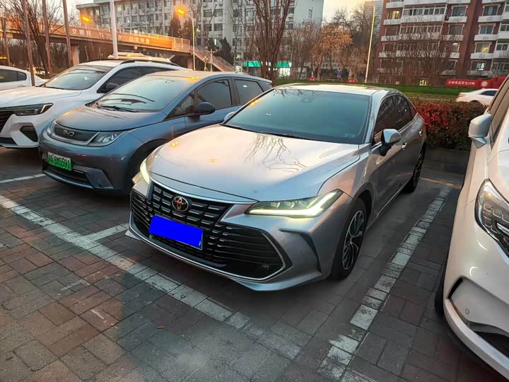 Фото 1 - Toyota Avalon