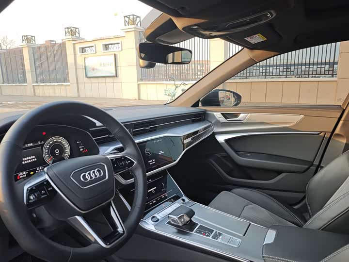 Фото 6 - Audi A6L