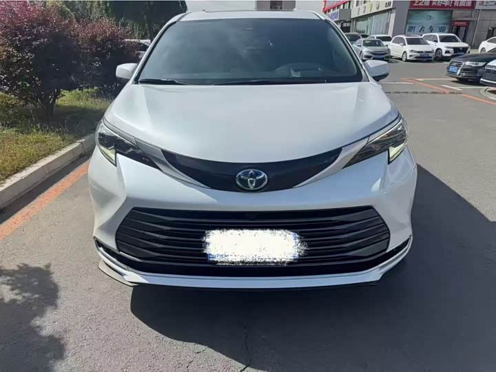 Фото 2 - Toyota Sienna