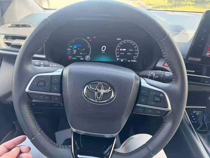 Фото 4 - Toyota Sienna