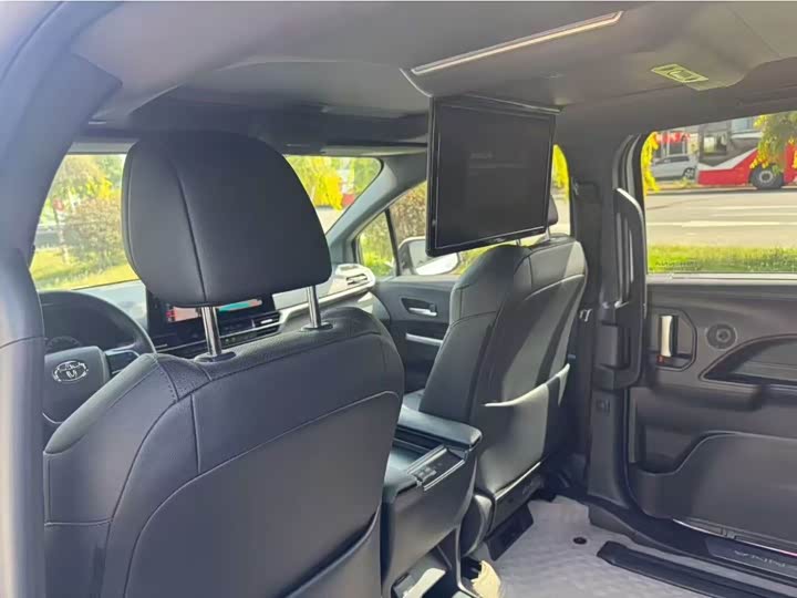 Фото 5 - Toyota Sienna