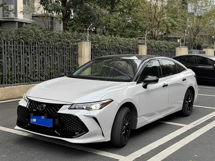 Фото 1 - Toyota Avalon