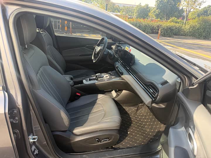 Фото 4 - GAC Trumpchi Empow R