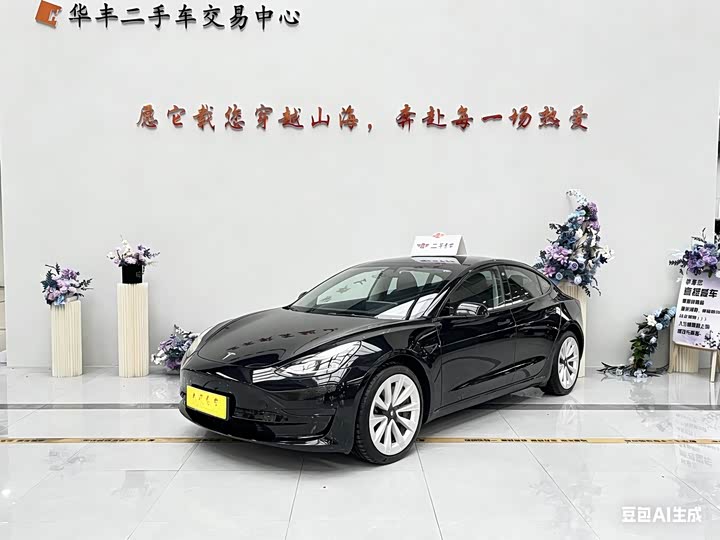 Фото 1 - Tesla Model 3