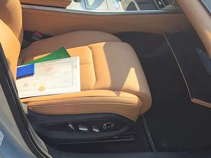 Фото 2 - BYD Han L