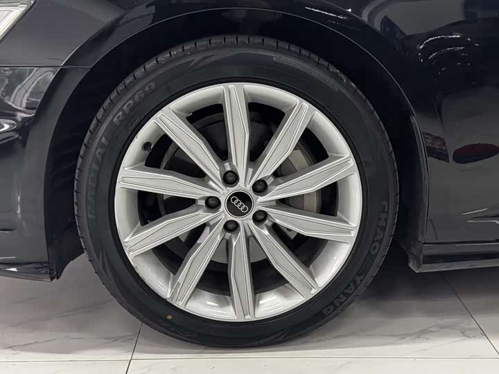 Фото 6 - Audi A6L