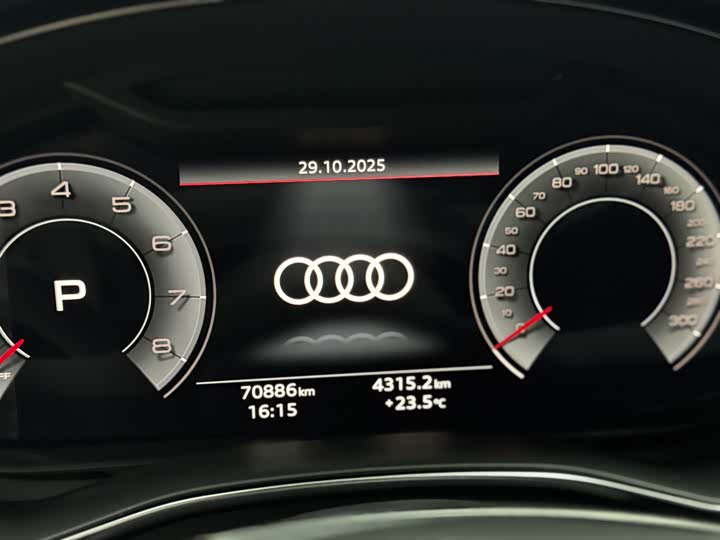 Фото 9 - Audi A6L