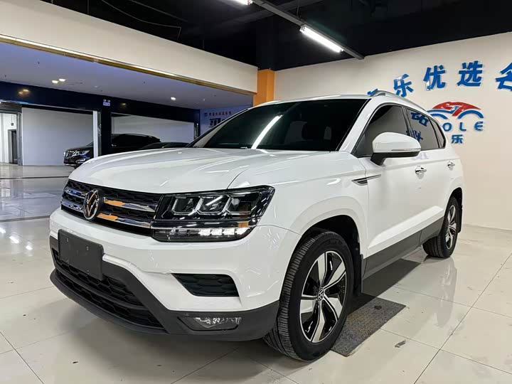 Фото 1 - Volkswagen Tharu