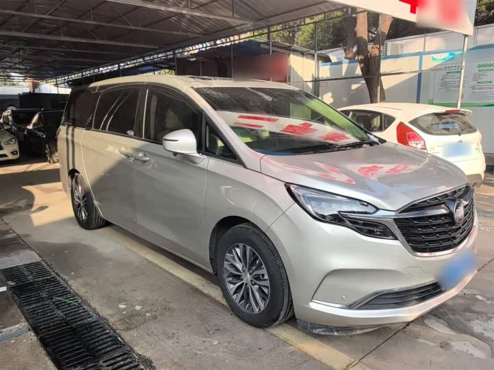 Фото 4 - Buick GL8 ES