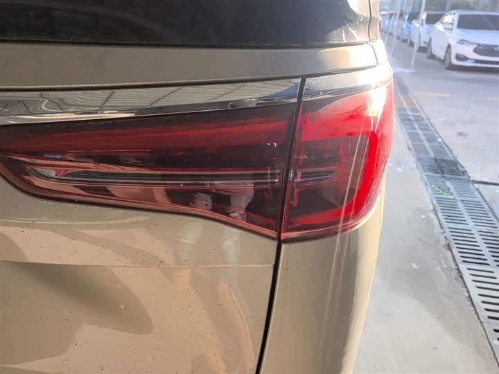 Фото 8 - Buick GL8 ES