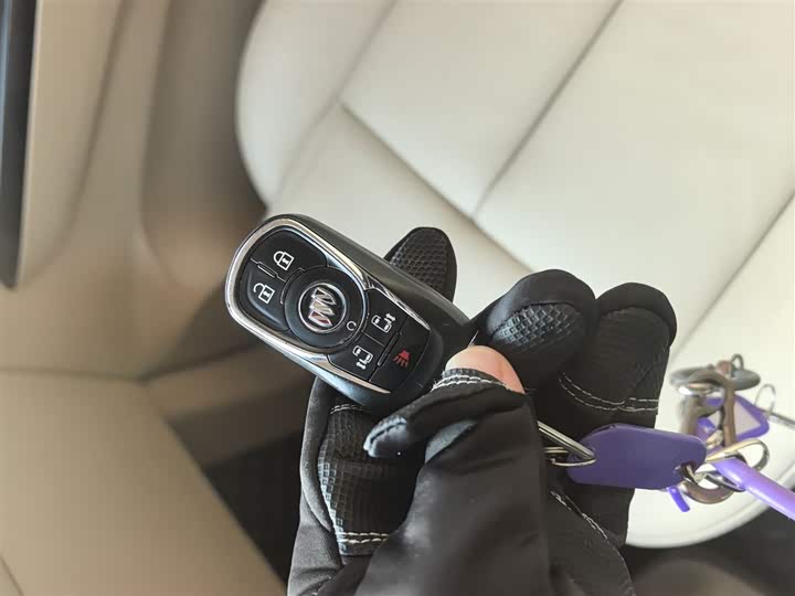 Фото 9 - Buick GL8 ES