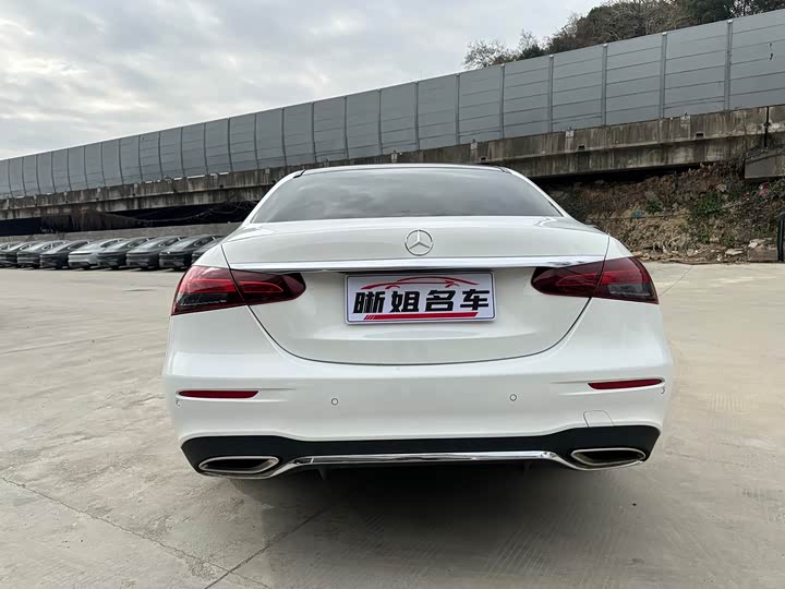 Фото 8 - Mercedes-Benz E-Class