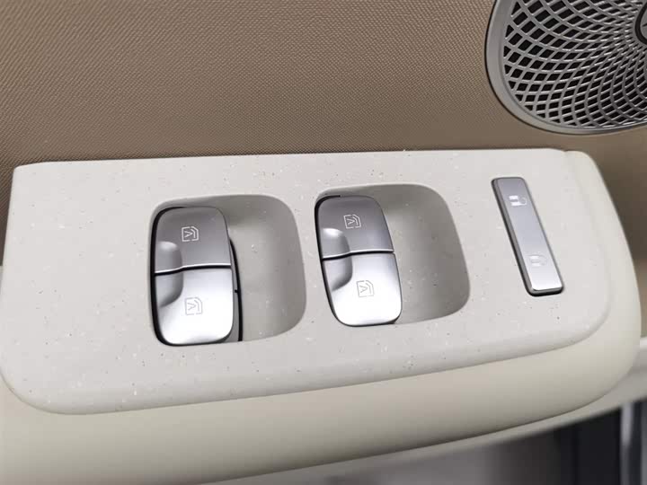 Фото 9 - Toyota bZ3X