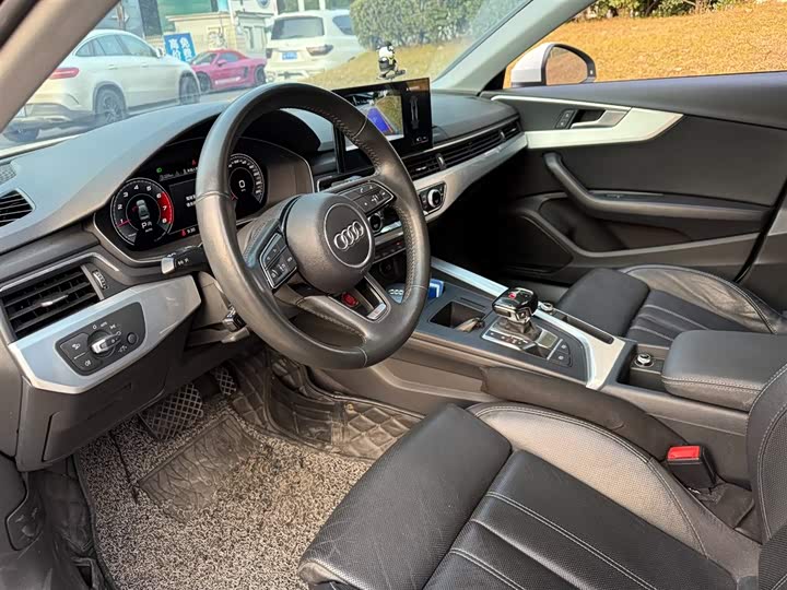 Фото 7 - Audi A4L