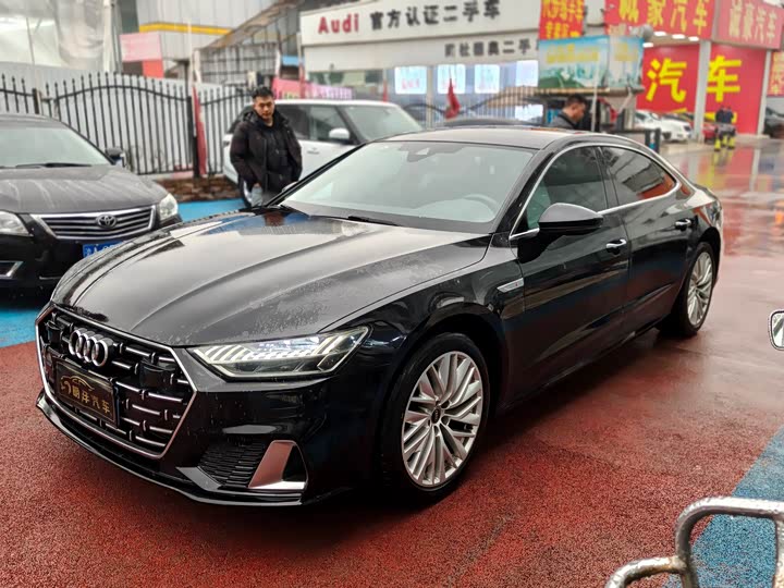 Фото 1 - Audi A7L