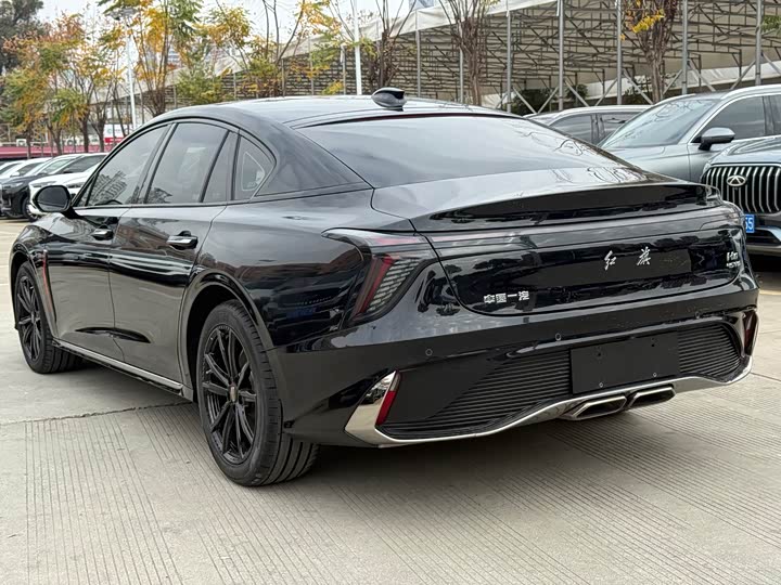 Фото 7 - Hongqi H6