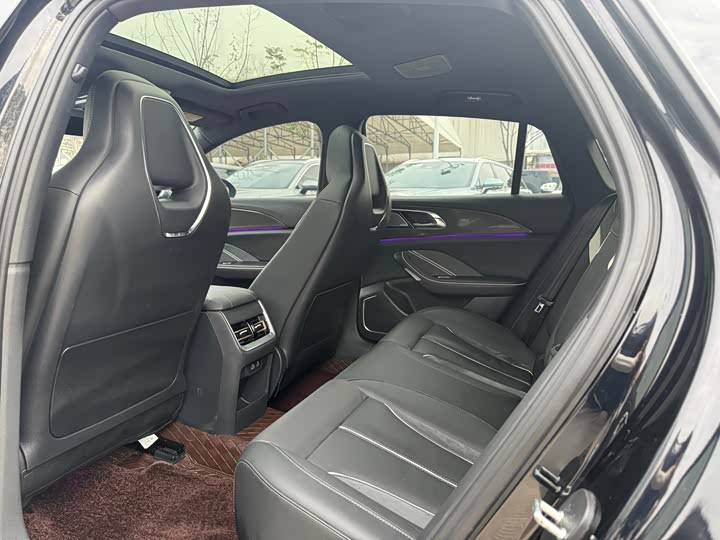 Фото 9 - Hongqi H6