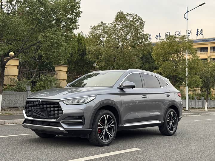 Фото 1 - BYD Song Plus