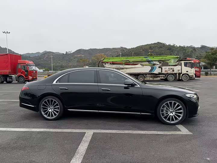 Фото 4 - Mercedes-Benz S-Class