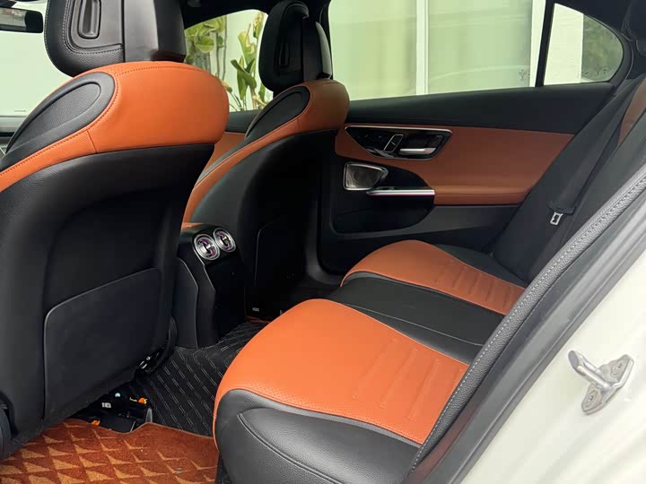 Фото 7 - Mercedes-Benz C-Class