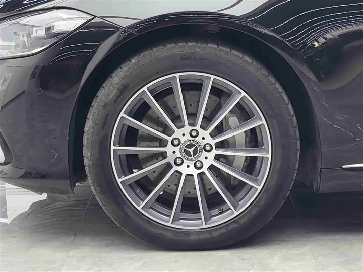 Фото 4 - Mercedes-Benz S-Class