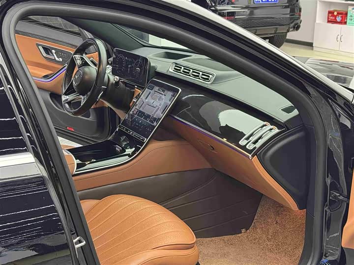 Фото 8 - Mercedes-Benz S-Class