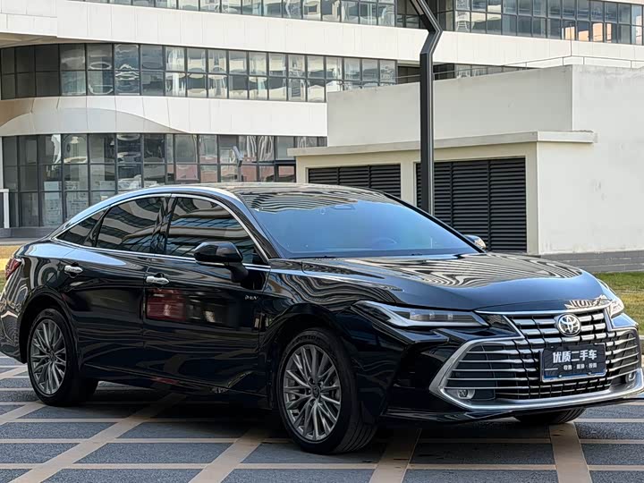 Фото 3 - Toyota Avalon