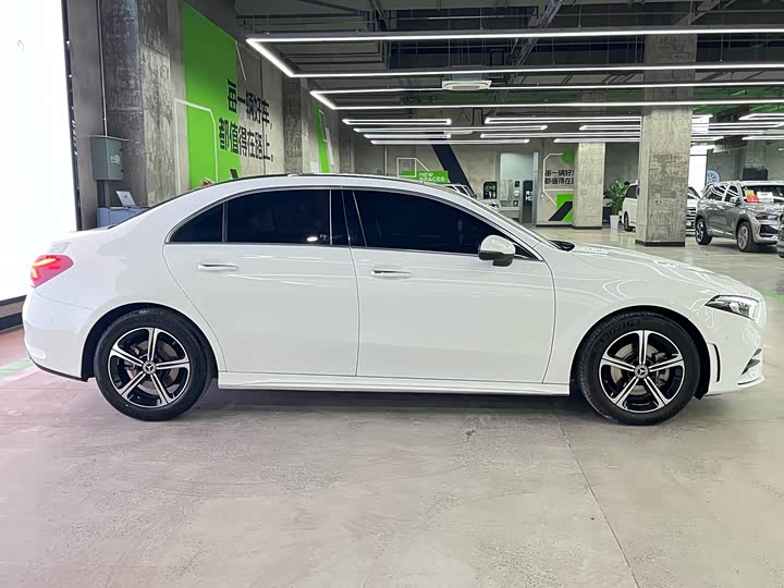 Фото 9 - Mercedes-Benz A-Class