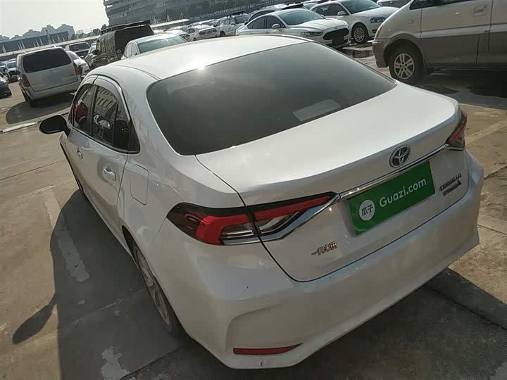 Фото 5 - Toyota Corolla