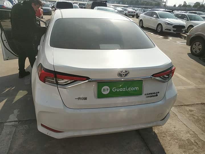 Фото 6 - Toyota Corolla